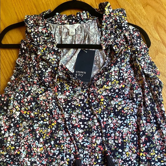 Crown & Ivy Ruffled Blue Pink Blouse - Picture 2 of 3